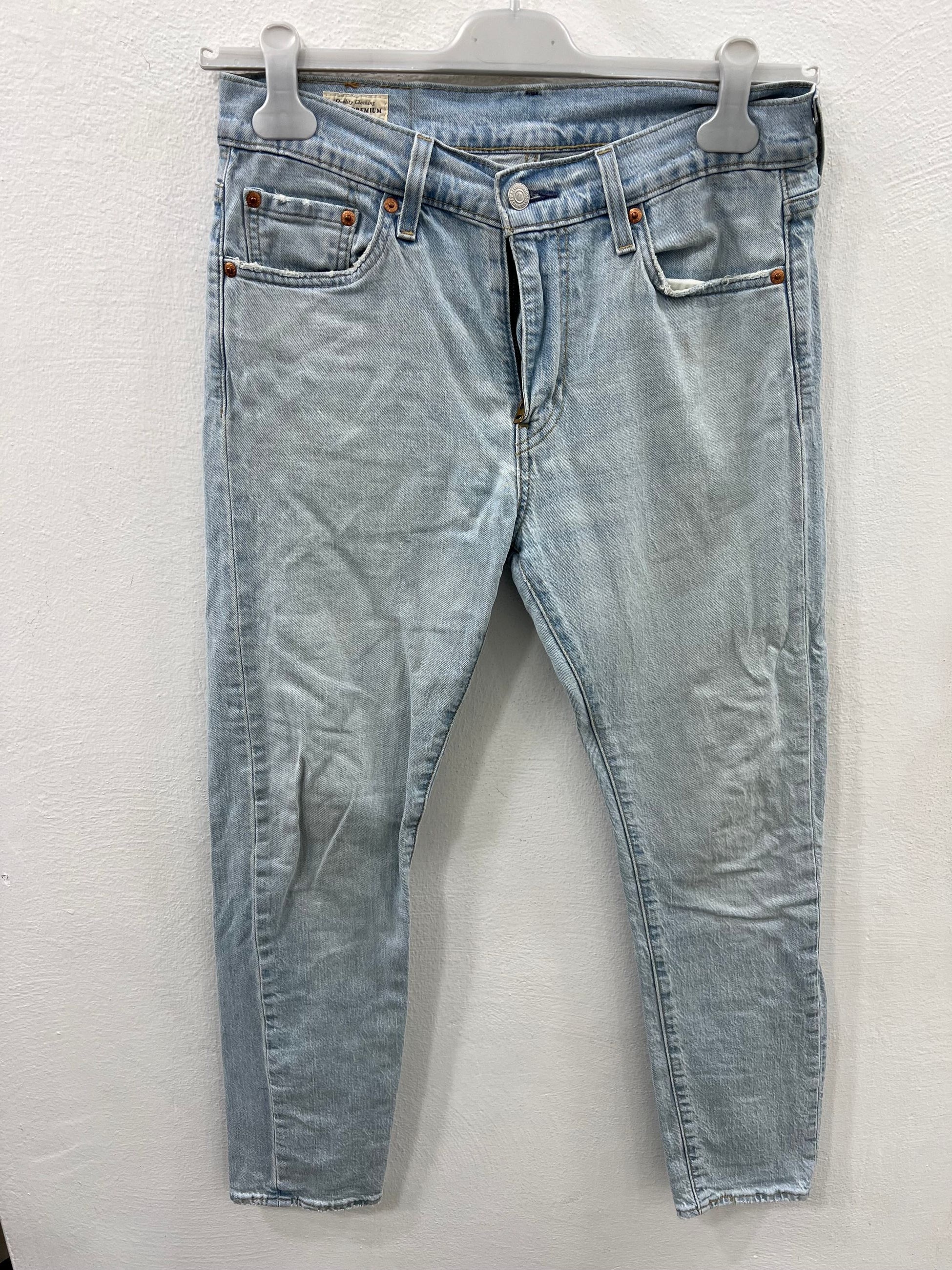 Pantaloni levis